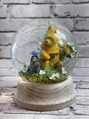 Walt Disney Snow Globe Winnie Pooh Snowglobe Dome Classic Michel Figurine Birds